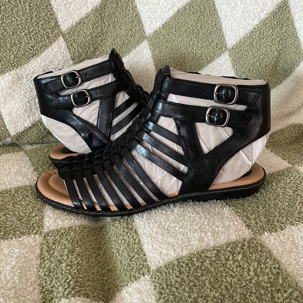 Earth, Sky Gladiator Sandals Size 8.5